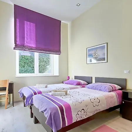 Old School House Villa *